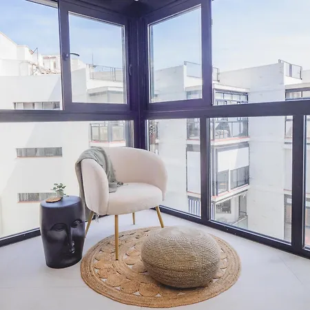Apartamento Nuevo Frente Al Mar En El Mismo Paseo Maritimo Apartment *